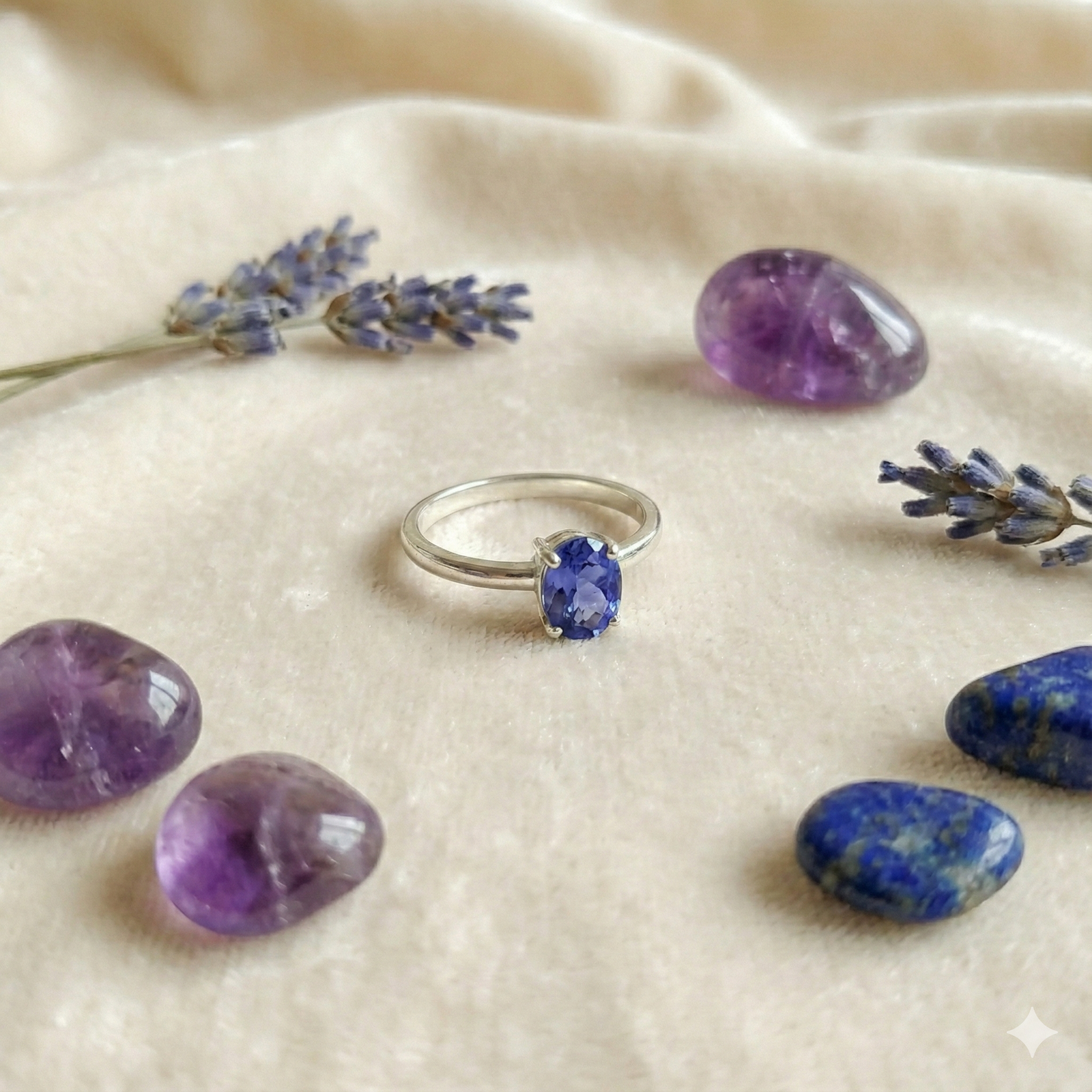 Elegant Tanzanite Oval-Cut 925 Silver Ring